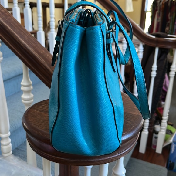 Coach EUC Aqua/ Teal plenty of pockets disc. style almost new condition - Picture 7 of 13